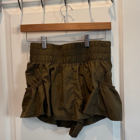 FP MOVEMENT BY FREE PEOPLE Women's Get Your Flirt On Shorts Size S In Dark Olive - Picture 4 of 6